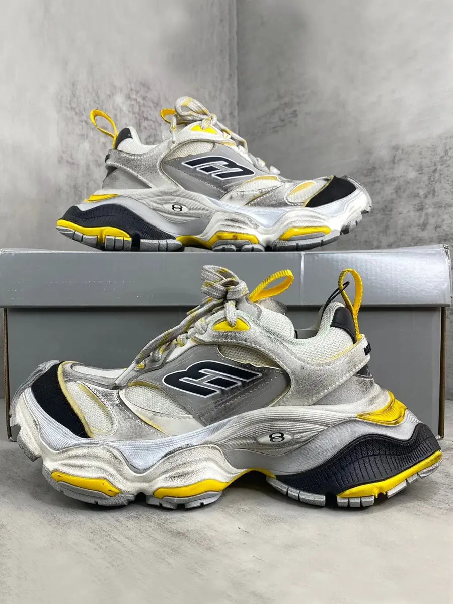 2025 New Popular European Style Paris Dad Shoes for Women, Size 5XL, Height-Increasing Thick-Soled Cargo Sneakers for Men