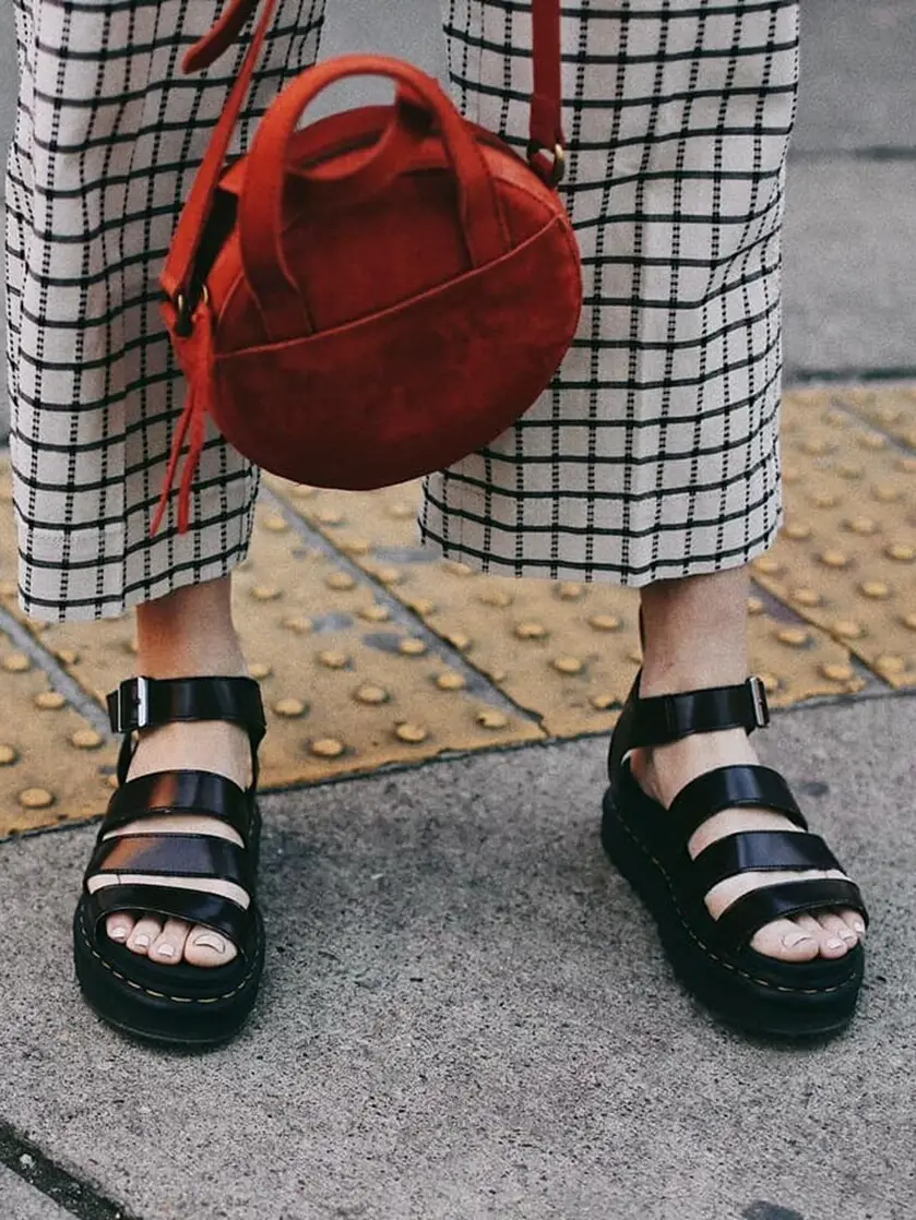 Special Offer Super Cost-Effective Variety) Dr. Martens Blaire Thick Sole Lightweight Roman Sandals Martin Summer Genuine Leather