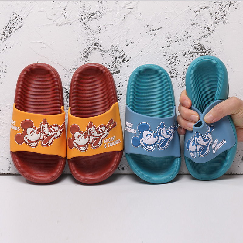 Disney's New Summer Children's Sandals, Non-Slip Home Indoor Bathroom Cute Cartoon Outdoor Beach Shoes m