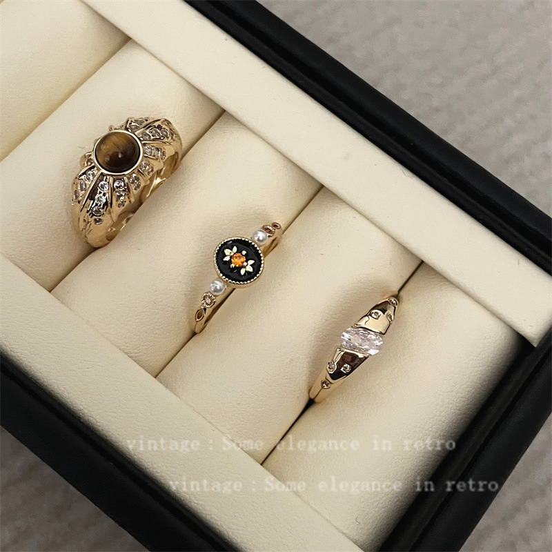 Tiger's Eye Stone Middle Ancient Gold Open Ring Women's Light Luxury Niche High-end Autumn and Winter Vintage Finger Ring 2024 New Style