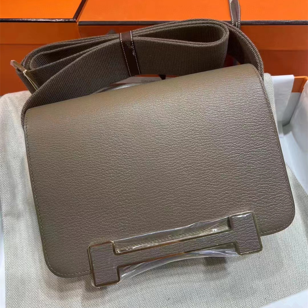 Factory Outlet Geta Bag Clog Bag Genuine Leather Women's Bag Wide Shoulder Strap Crossbody All-match stewardess Bag Small Square Bag QC-foto från 1688 på Qualit.ly