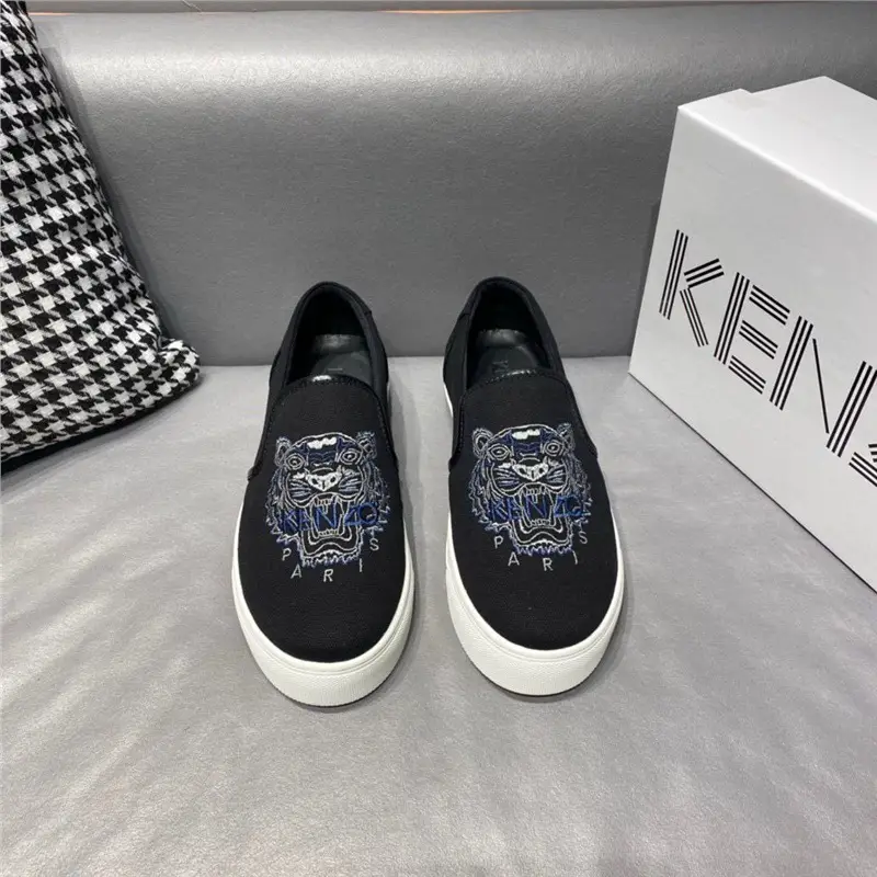 2025 New Arrival Tiger Head Embroidered Genuine Leather Lofu Shoe Board Casual Men's Shoes Summer Breathable Slip-on All-match Lazy One Foot
