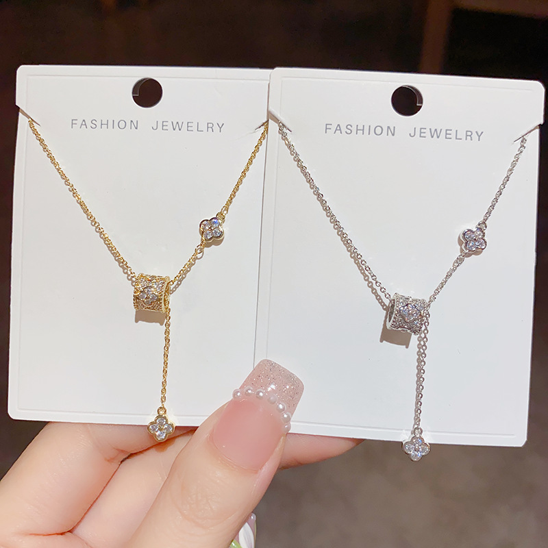 Light Luxury Niche Design High-grade Small Man Waist Four-leaf Flower Necklace Tassel Sweet Elegant Fashion All-match Clavicle Chain