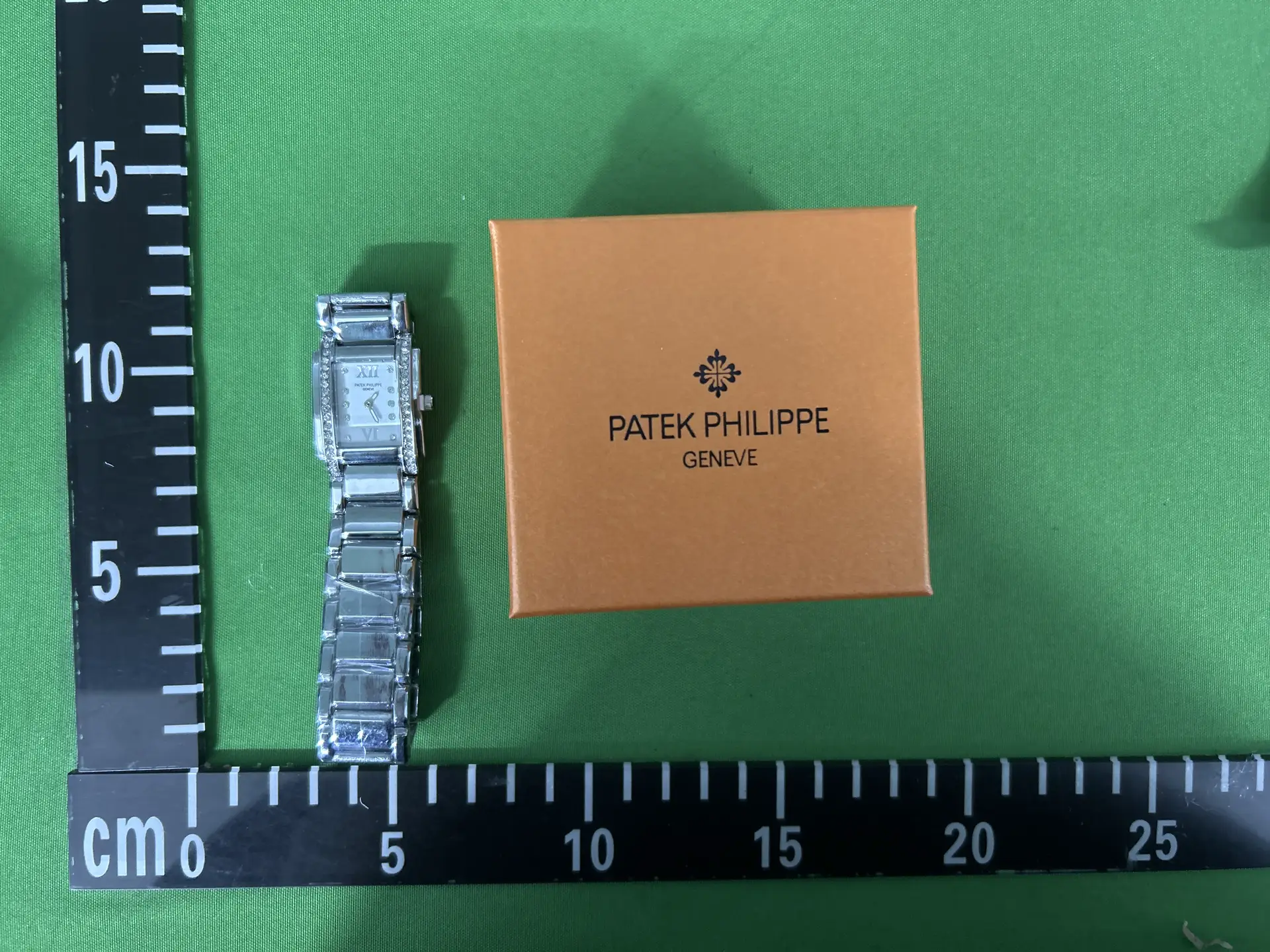 Patek Philippe Geneve Square Ladies Watch