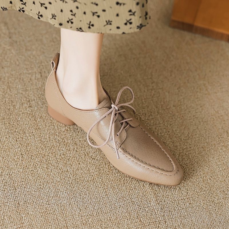 Northern Territory Wolf British-Style Retro Brown Pointed-Toe Leather Shoes for Women, with Chunky Heels, Black Laces, Thick Soles, Mid-Height Heels, Soft Leather, Deep-Cut Design