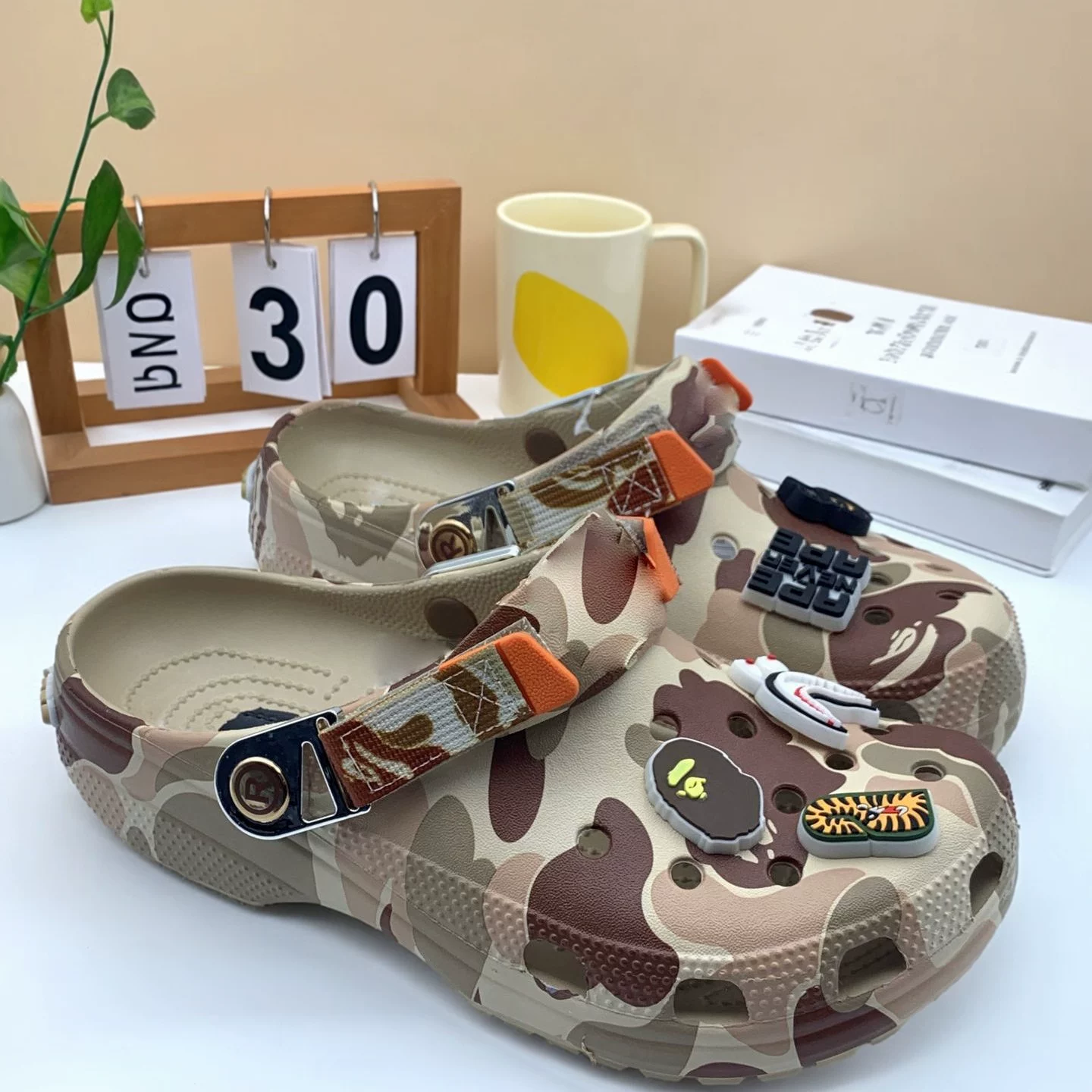 New Classic Co branded Camouflage Ape Man Cave Shoes Outdoor Cool Casual Shoes for Men and Women Wear resistant Cool Slippers Wholesale