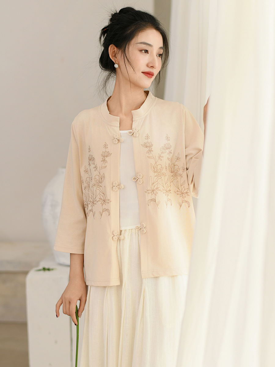 New Chinese Women's 2025 Spring New Vintage Knitted Cardigan Women's Embroidered Buckle Shirt National Style Top Wholesale