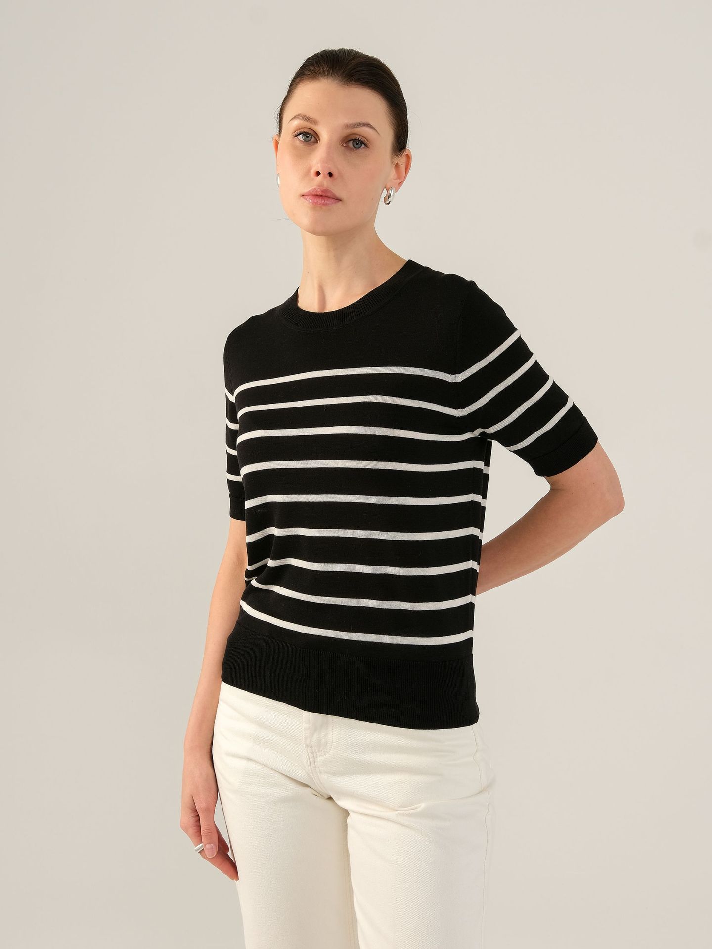 Round Neck Classic Stripesd Knitted Short-Sleeved 2025 Spring and Summer New Women's Casual Short Thin Pullover Top
