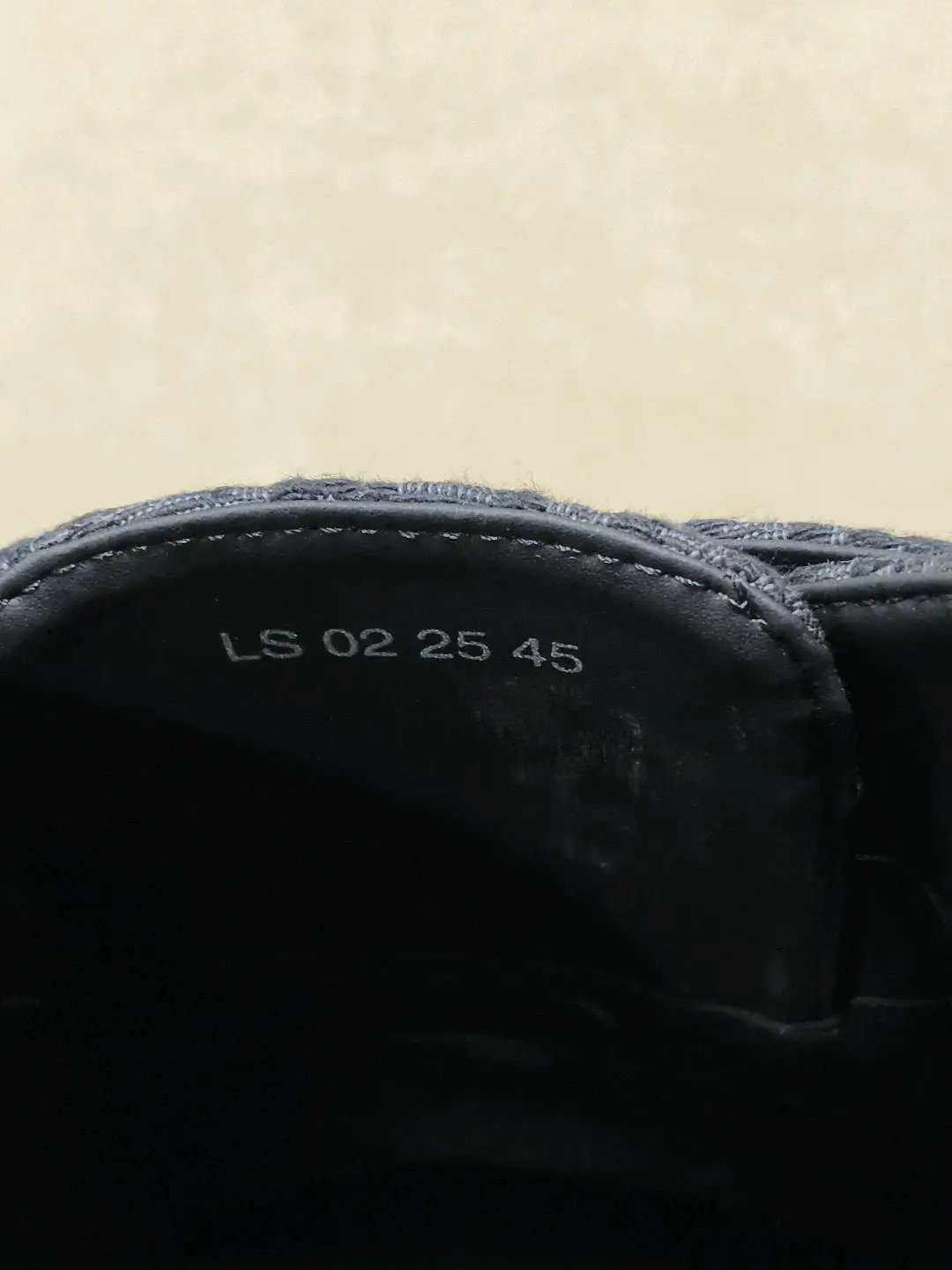 Thick soled height increasing men's hooded slippers