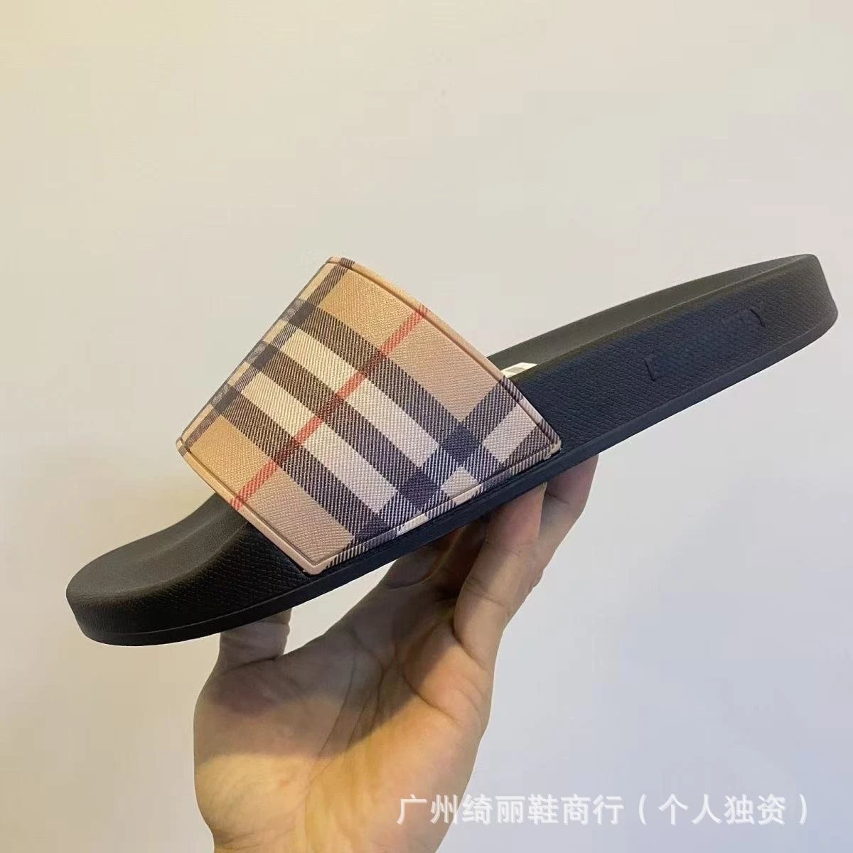 现货棱格纹印花方块拖鞋2026夏季