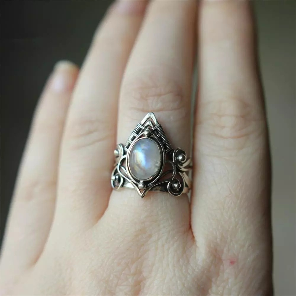 Long Rui cross-border hot selling TEMU new retro moonstone ring European and American fashion punk style jewelry manufacturers wholesale