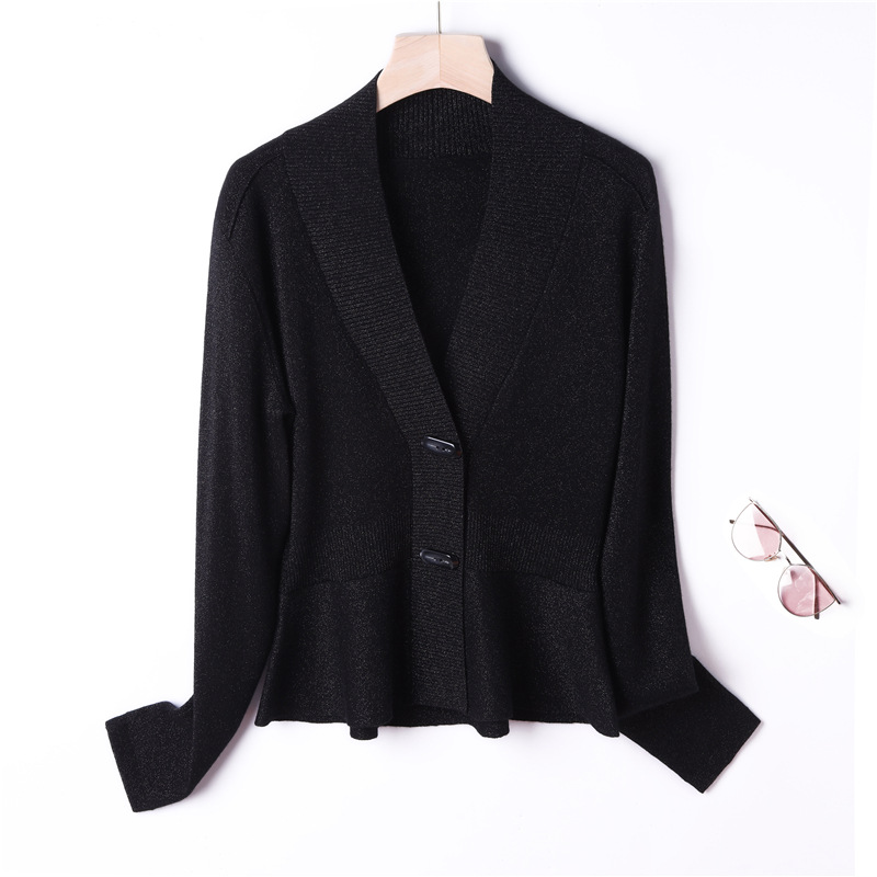2026 Autumn and Winter New Striped Sweater with Subtle Design, Beautiful and Elegant, High-End Commuter Style, Black Knitted Cardigan for Women