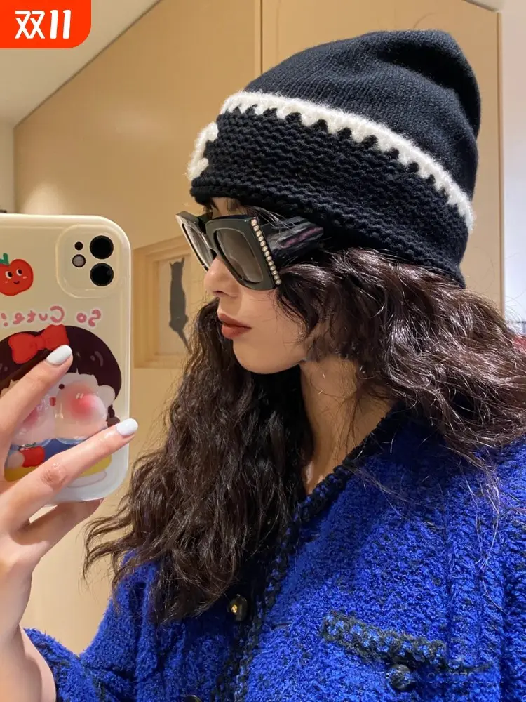Giant chip in stock is super stylish! Round top pullover knitted woolen hat, wool pineapple cold hat, women's warm knitted hat