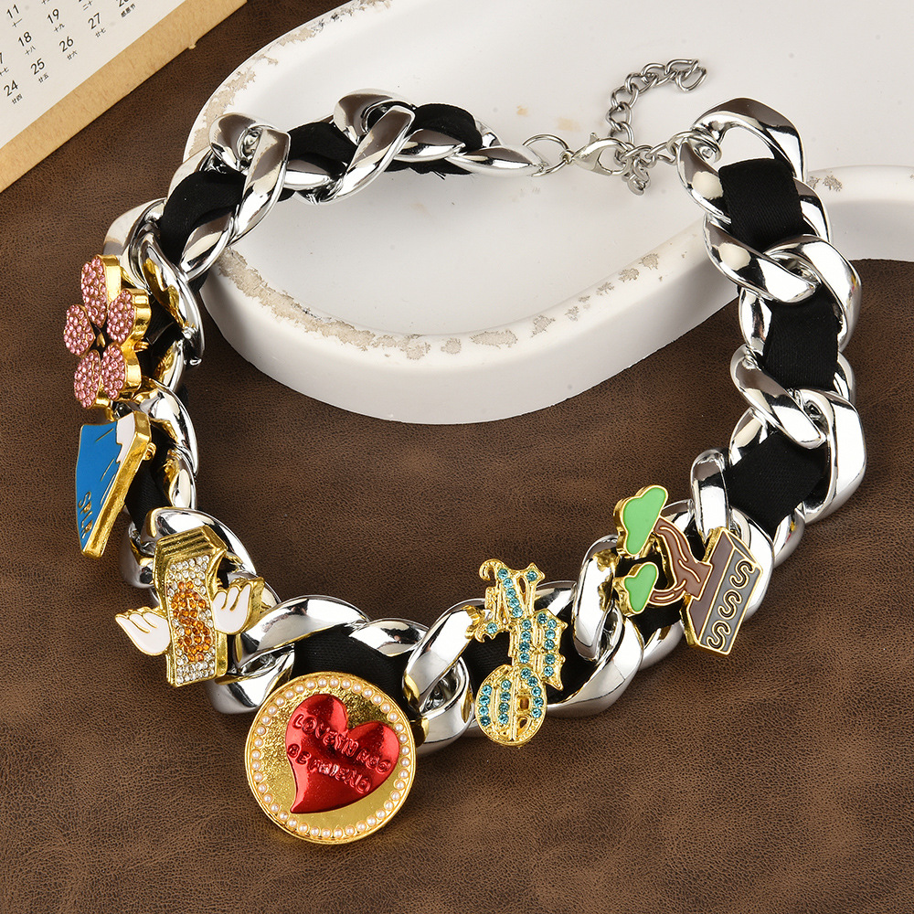 Factory Direct Sales Wang Jiaer's Same Love Flower Rotatable Necklace Hip-Hop Pendant Genuine Trendy Fashion