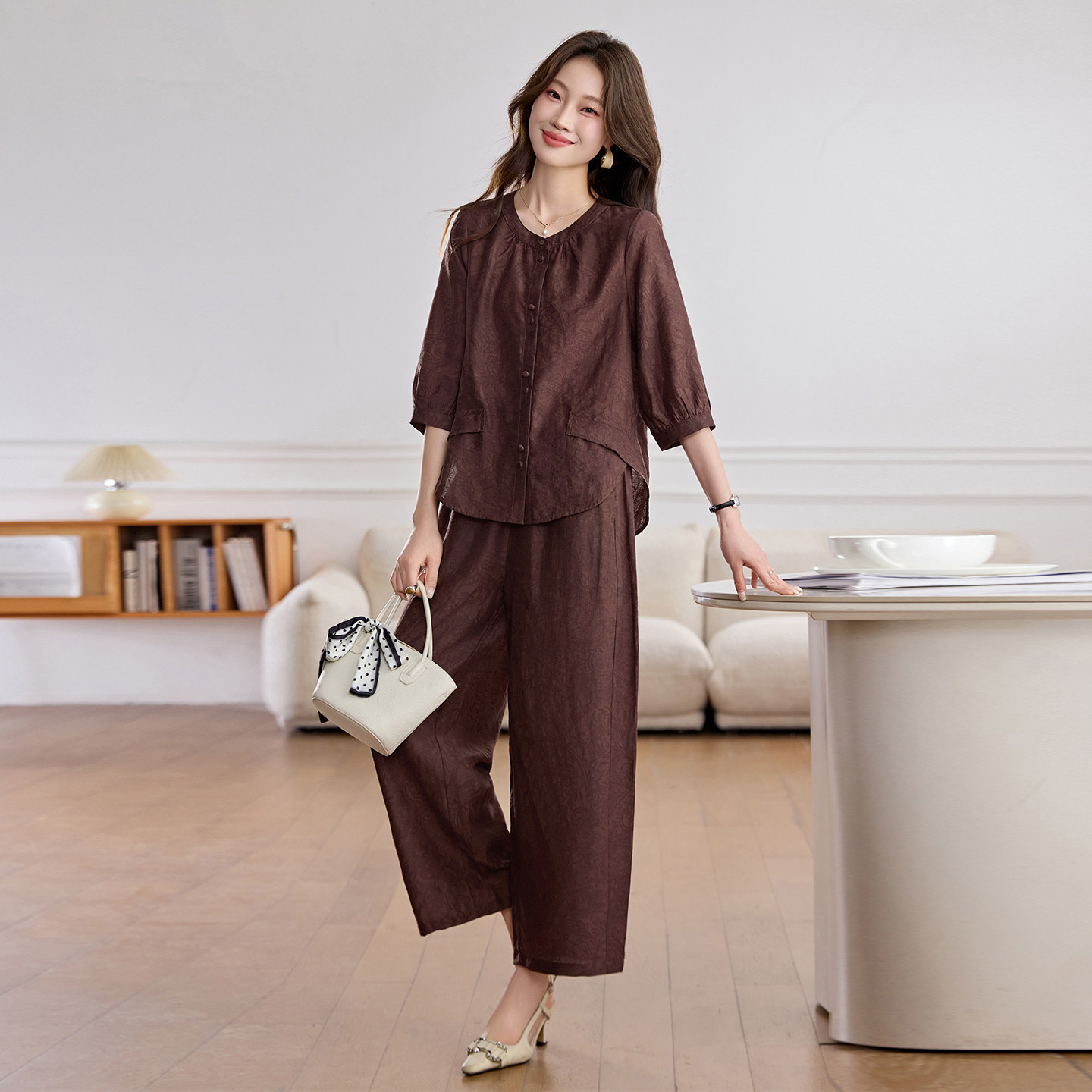 Fashionable Casual Loose Two-Piece Set for Women, 2026 Spring New Style, Stylish and Slimming, with Three-Quarter Sleeves and Wide-Leg Pants