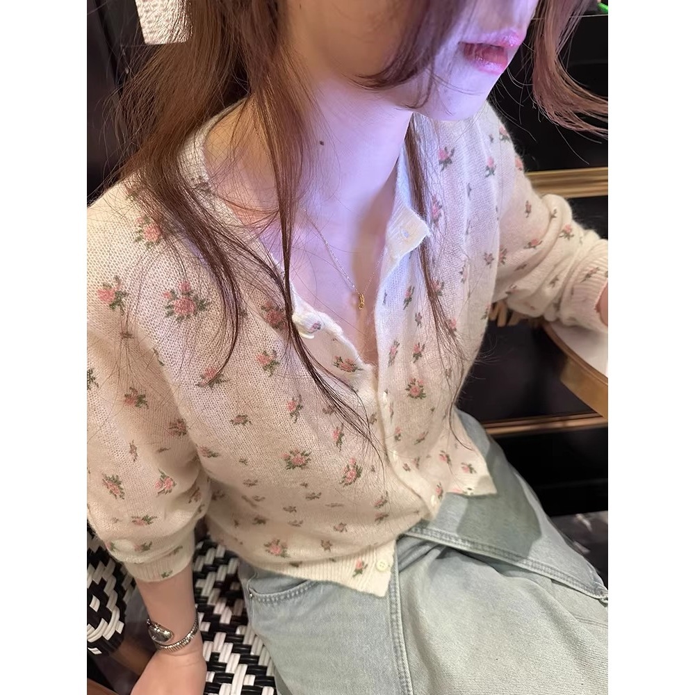 Korean-Style Fashionable Casual Fresh Floral Knit Cardigan for Women 2026 Spring Versatile Slim-Fit Outerwear Thin Cover-Up Top
