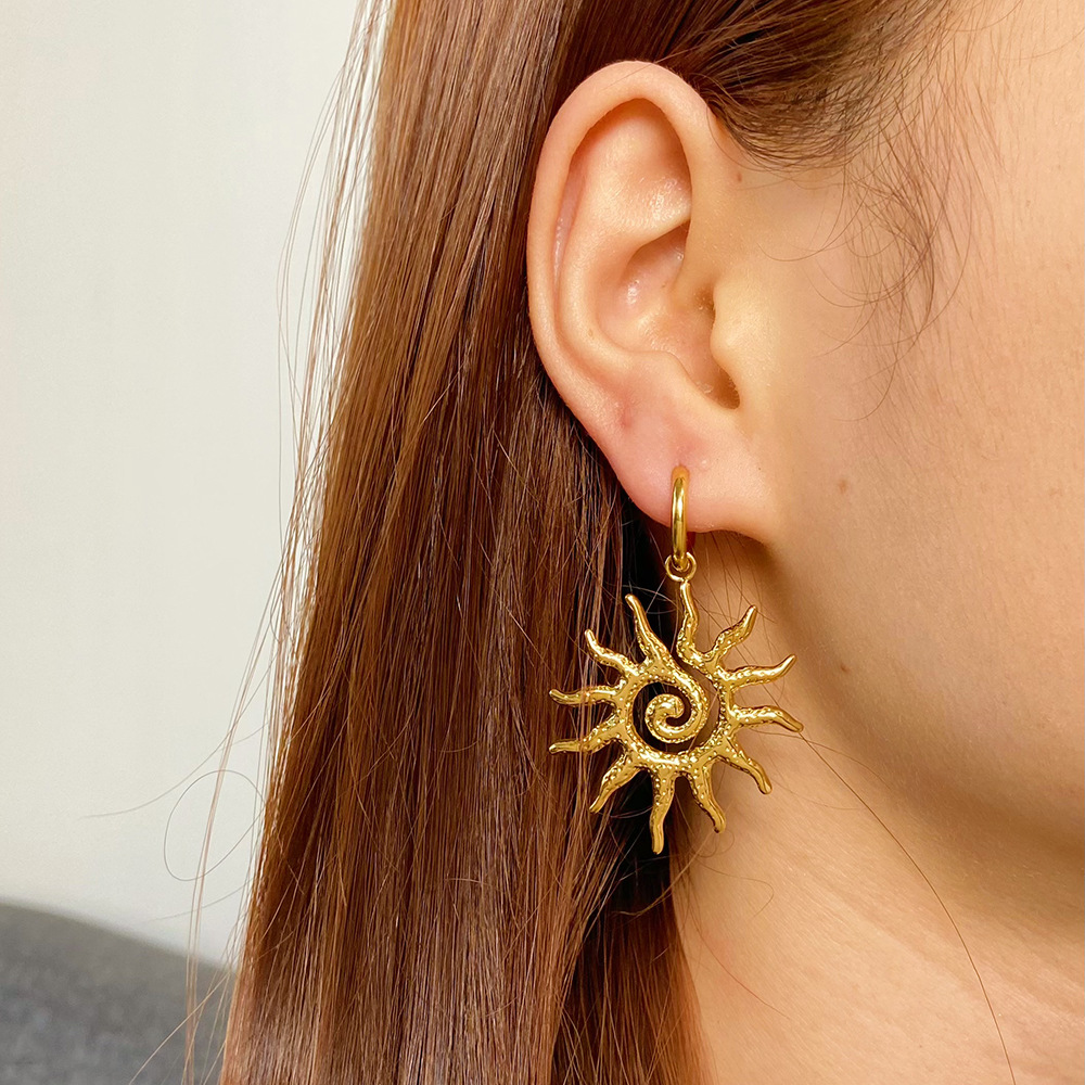 Cross-Border Spiral Sunflower Pendant Stainless Steel Earrings Plated with 18K Gold Waterproof Earrings Niche High-End Jewelry for Women