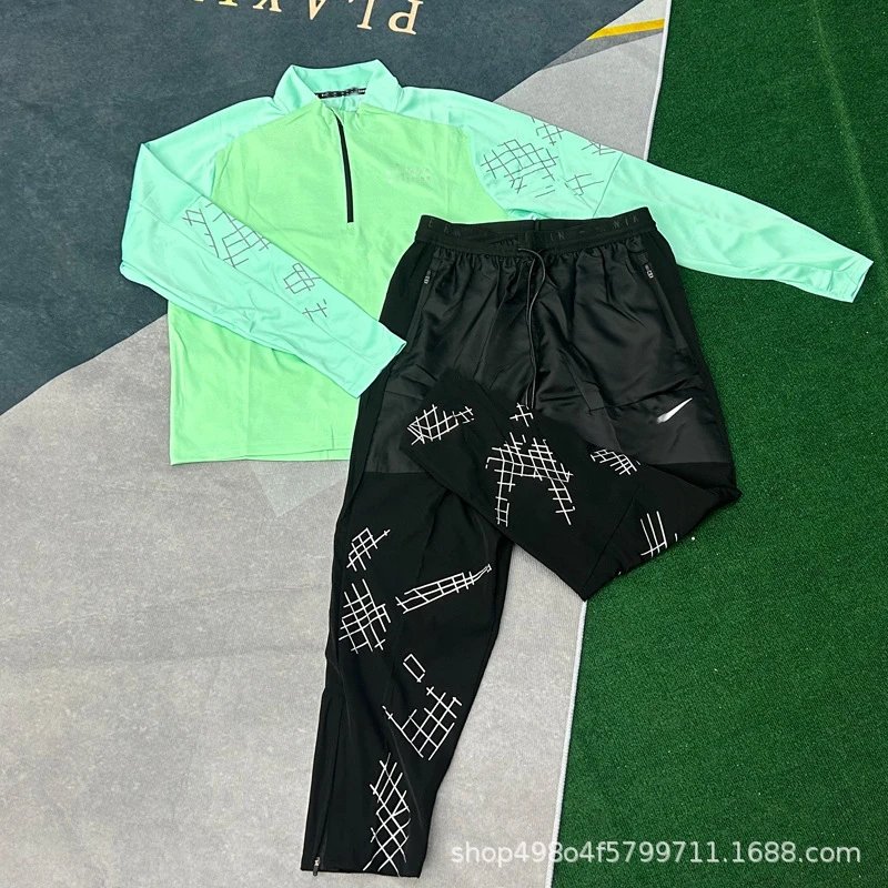Nike tracksuit set Foto QC de WEIDIAN na Qualit.ly