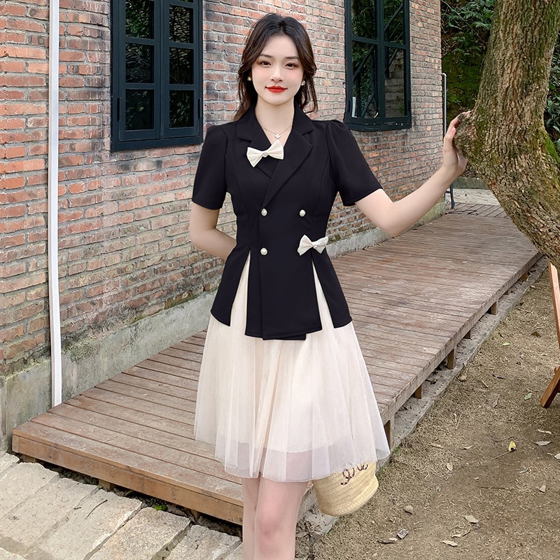 Real Shot of Summer Blazer Top with a Stylish Design and a Fashionable, Sweet, Age-Reducing Two-Piece Set with a Mesh Puffy Skirt