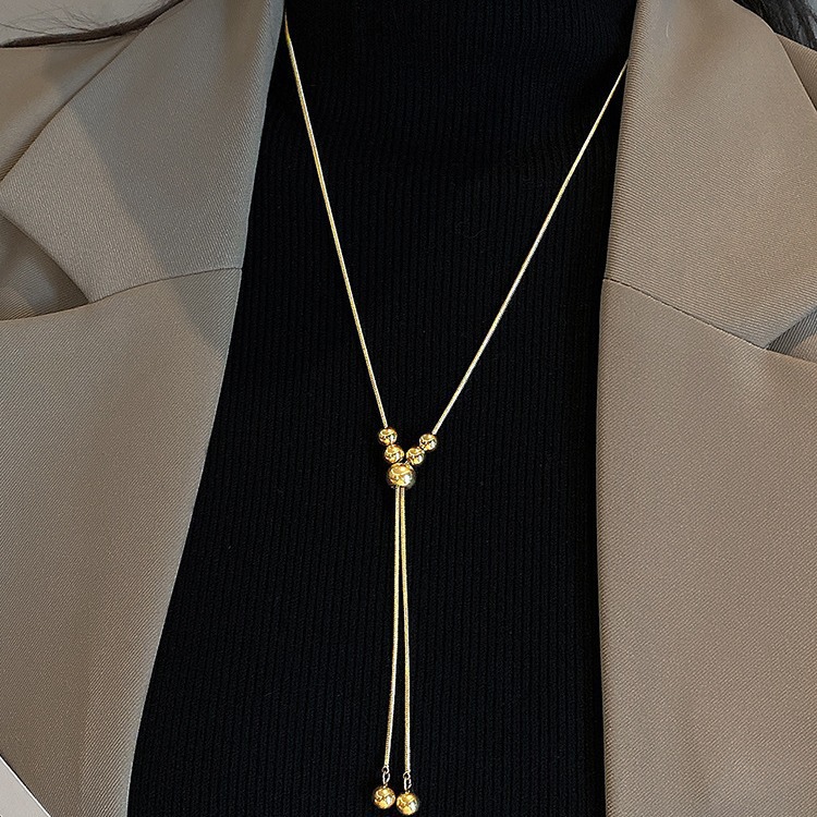 Japanese and Korean style cool gold and silver round beads drawable adjustable necklace design necklace retro high-grade long sweater chain