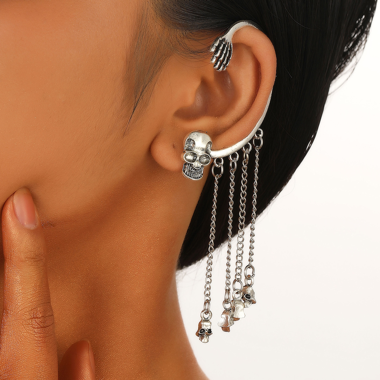 Dark Gothic Skull Hand Rock Style Earrings European and American Cross-border Halloween Ghost Festival Eve Earrings Personalized Earrings