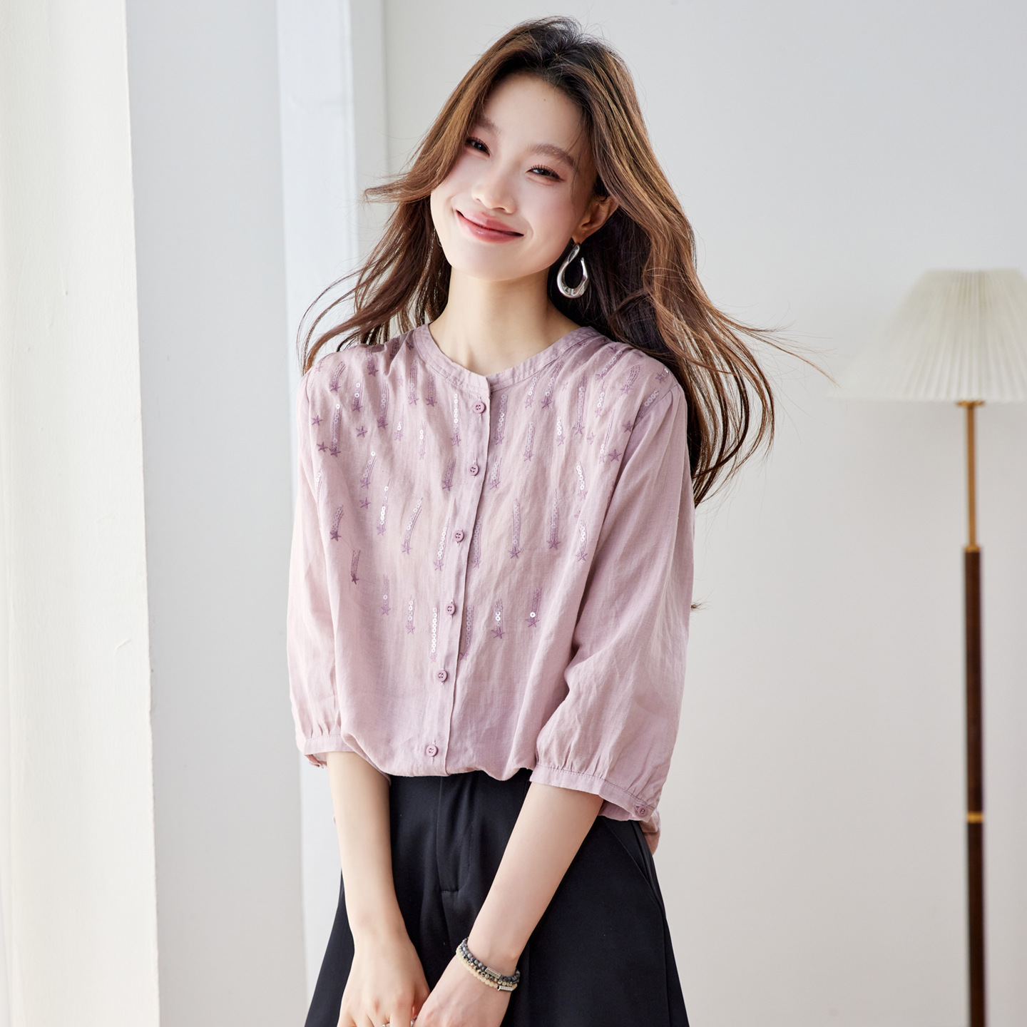Artistic Style Linen Embroidered Shirt for Women, Unique and Beautiful, Three-Quarter Sleeve Loose Top, New Spring and Summer Elegant Blouse