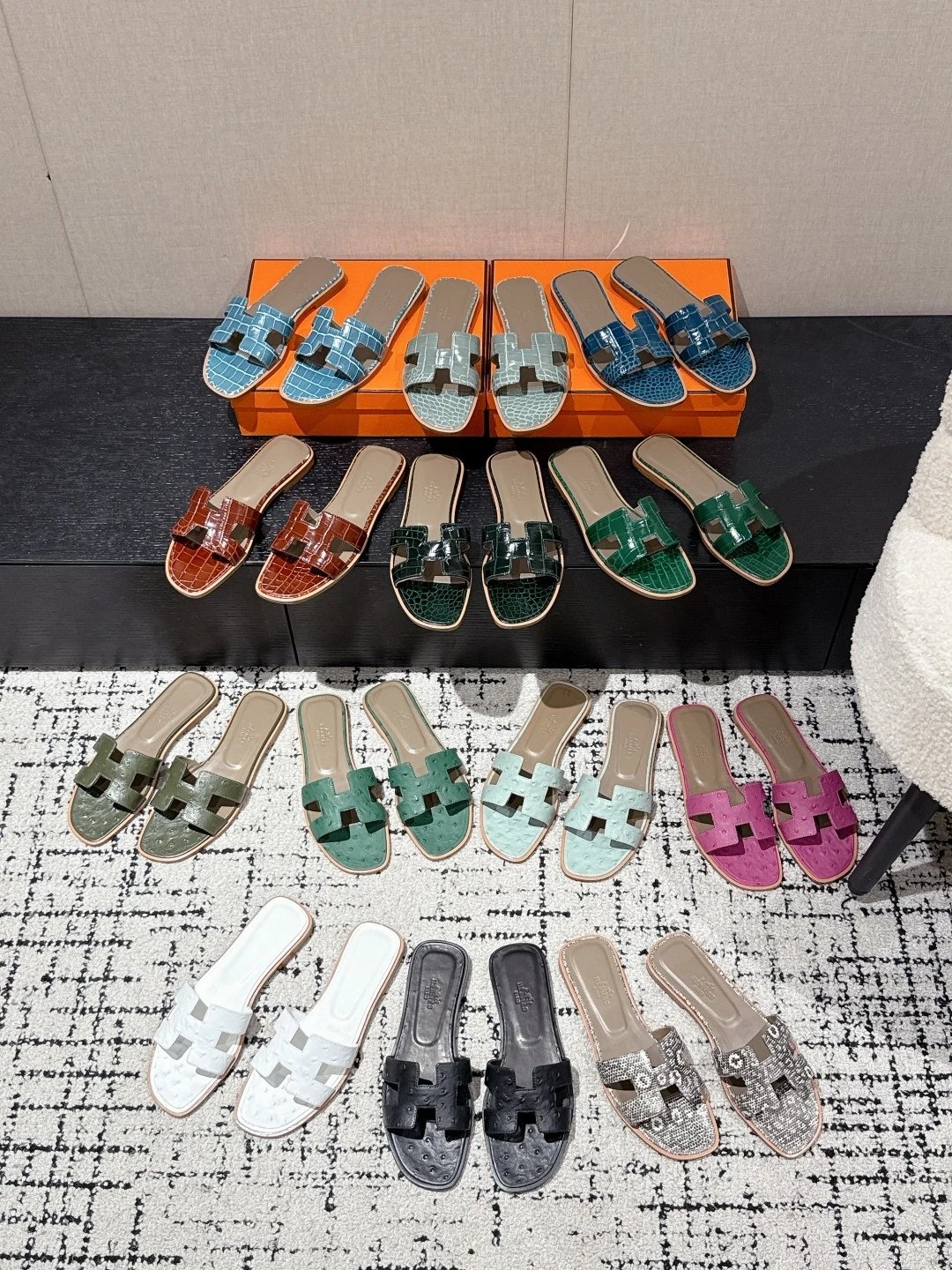 HERMES Oran sandals
