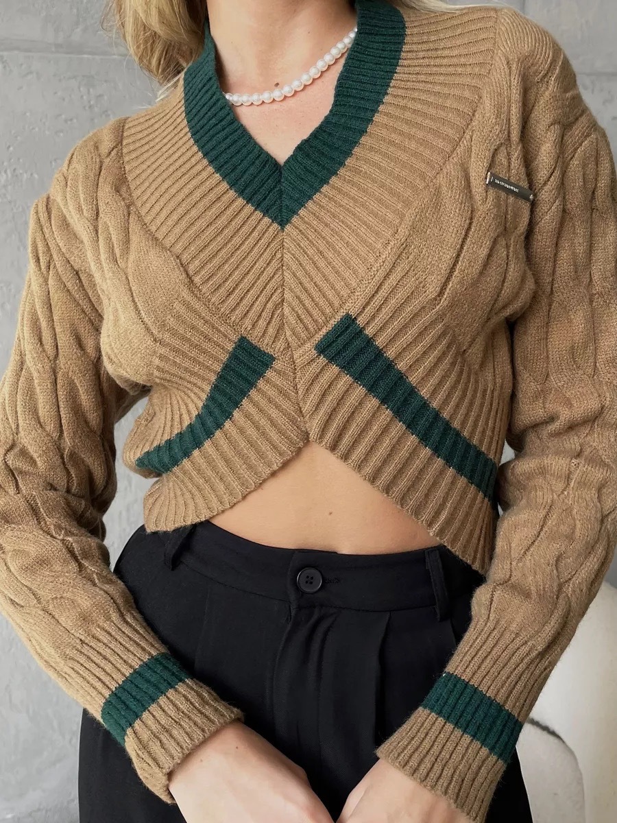 European and American Design Short Navel-Baring Knitwear for Women 2025 Autum New V Neck Pure Lust Sexy Long-Sleeved Knitwear