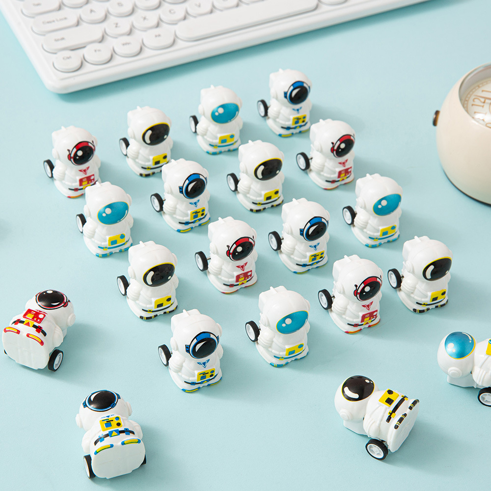 Three-dimensional astronaut astronaut mini Huili children's toy car boys and girls gift stall wholesale factory