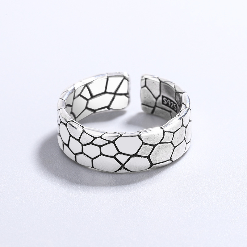 New Retro Sea Dry Rock Rumble Ring Women's Simple Fashion Elegant High-end Sense Thai Silver Personality Design Sense Ring