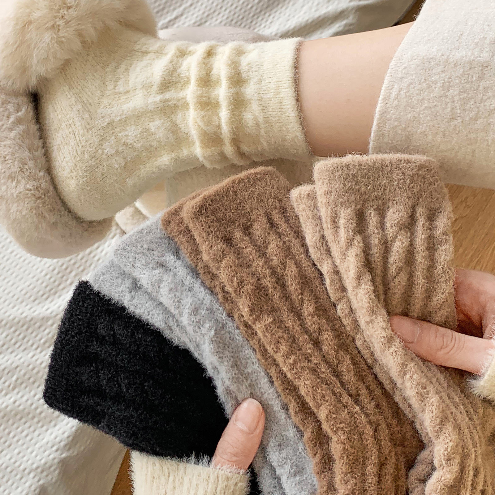 Coral Fleece Socks for Women, Winter Thickened Sleep Socks, Home Floor Socks, Australian Fleece Mid-Calf Snow Socks, Zhuji Socks Industry