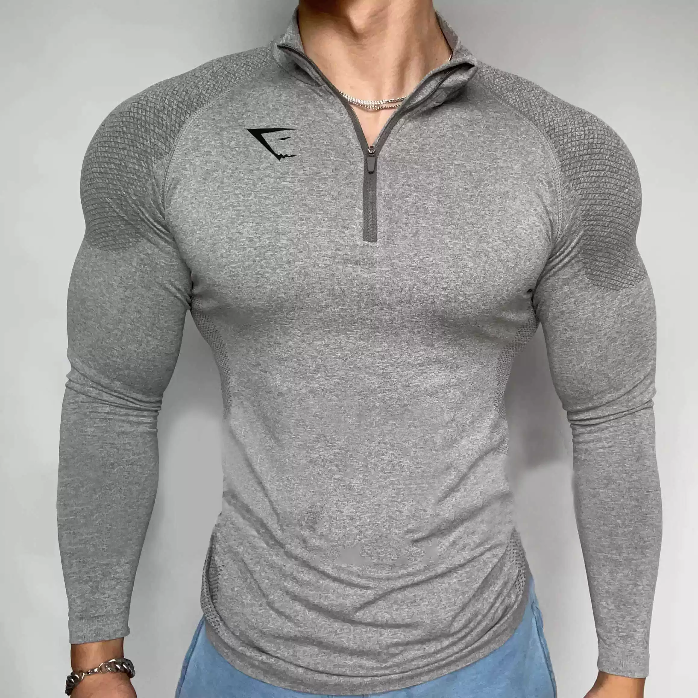 2025 new fitness men's thin casual sports top shark seamless slim fit quick drying elastic long sleeved top