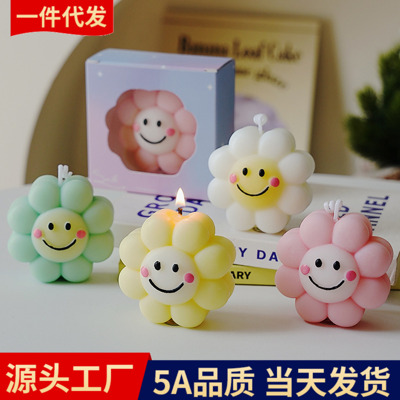 Smiley Sun Flower Aromatherapy Candle Shape Wax Creative Handmade Cute Ornament Candle Flower Fragrance Gift