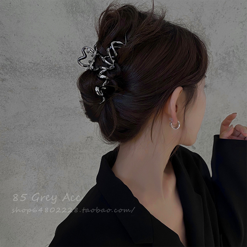 Liquid Line Metal Hair Clip Women's Large Shark Clip on the Back of the Head Special-Shaped Grab Clip Popular Hair Accessories Hair Root
