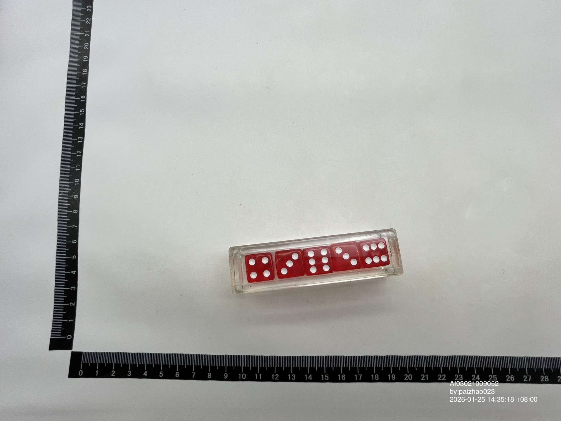 Fashionable Brand Acrylic Transparent Dice Personalized Fashion Dice Cup Bar Ktv Game Drinking Dice Cup Set Gift QC