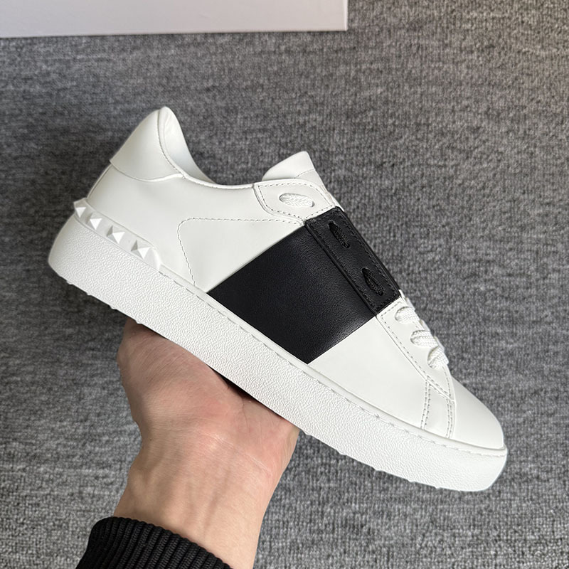 2025 new V thick bottom rivet small white shoes for men and women with Joker lace-up casual sneaker color matching board shoes