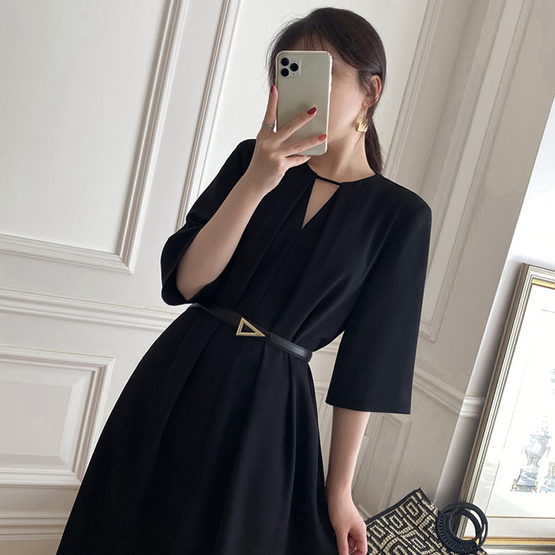 Little Black Dress New Style 2026 Summer French Retro Casual Hepburn Style Waist-Cinching Elegant V-Neck Dress for Women
