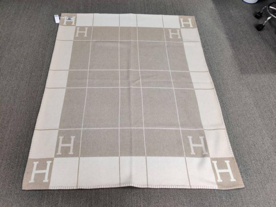 Hermes H Blanket Beige QC