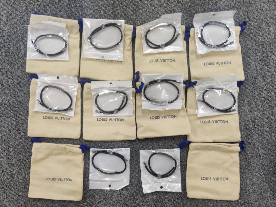 Louis Vuitton Accessories — QC-foto 2