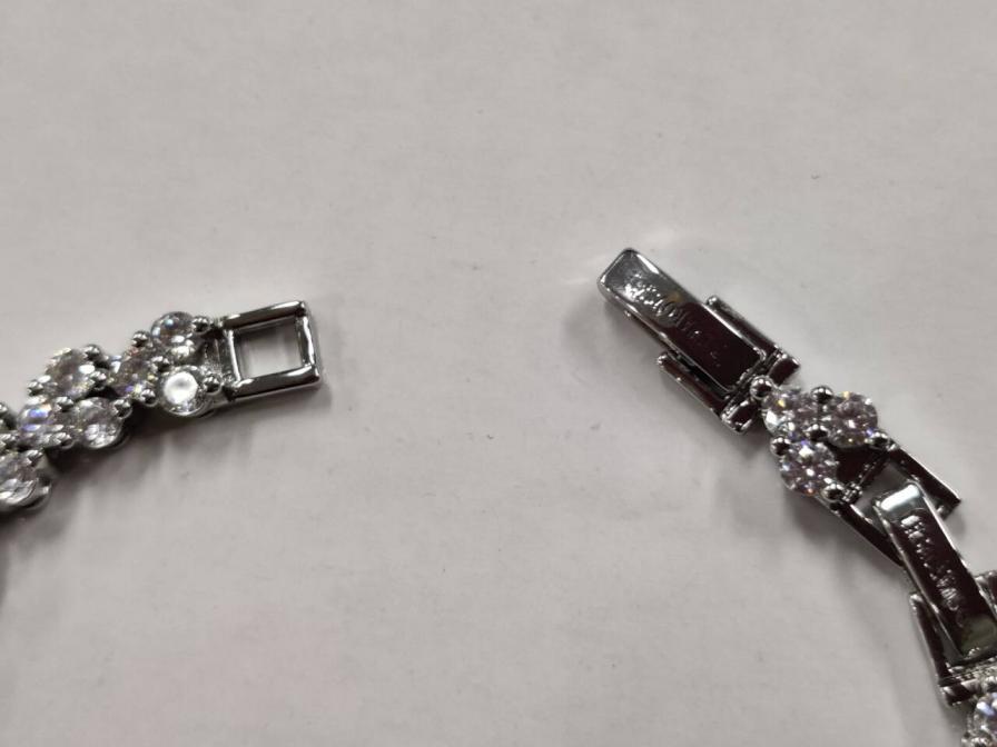 Swarovski Bracelet — fotografie QC 3