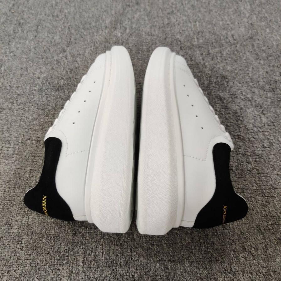 Alexander McQueen Sneakers QC