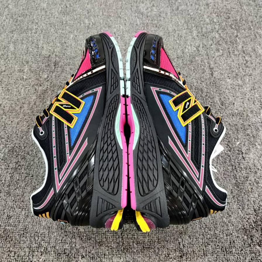 New Balance Sneakers QC