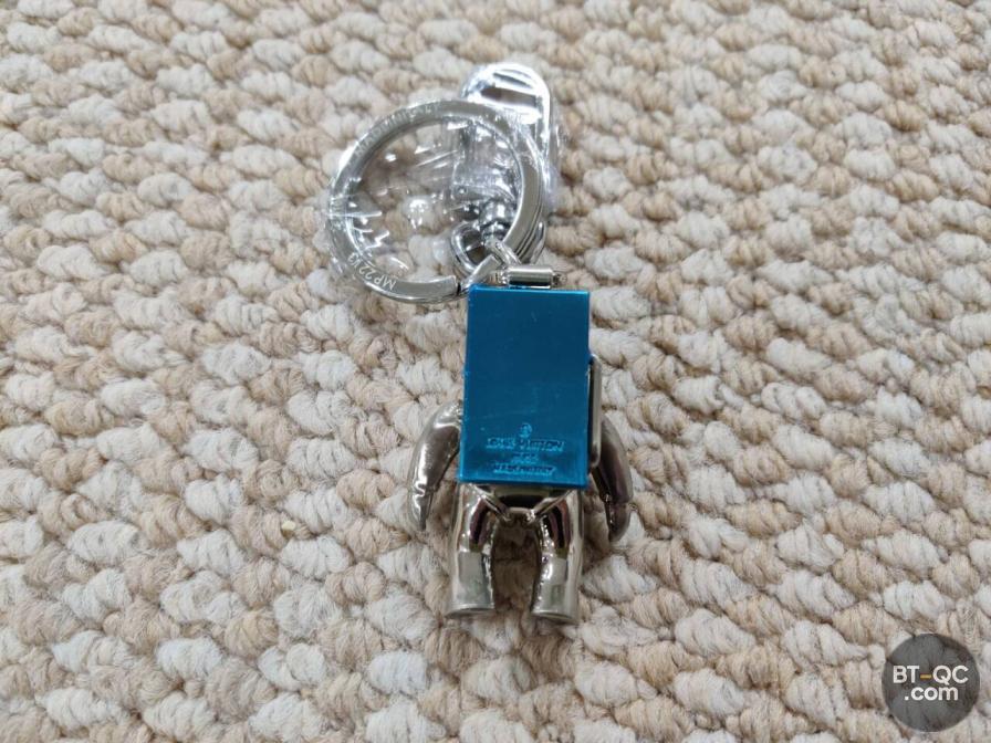 Louis Vuitton Astronaut Keychain — QC-foto 2