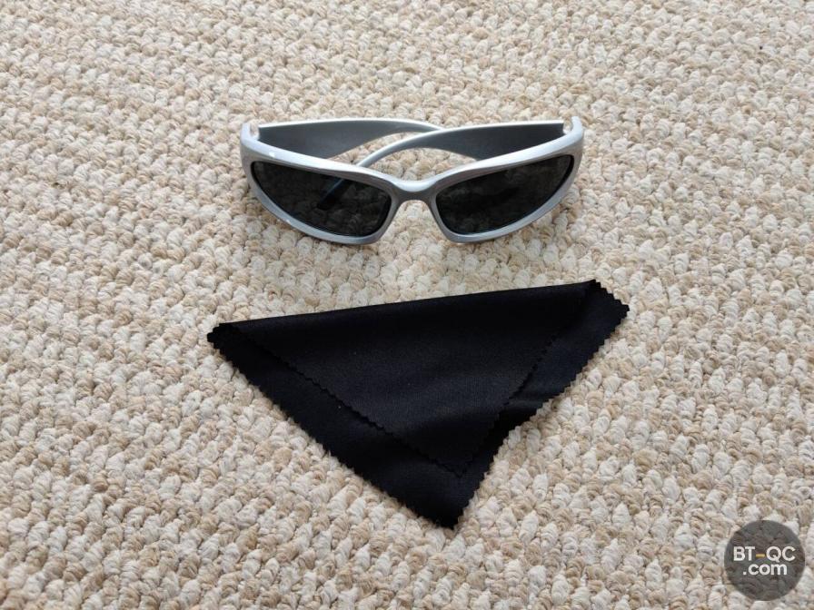 Unknown Glasses — fotografie QC 3