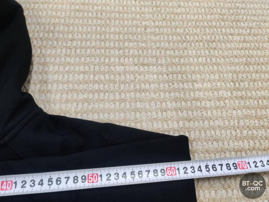 Essentials Black Zip Hoodie — foto QC 2