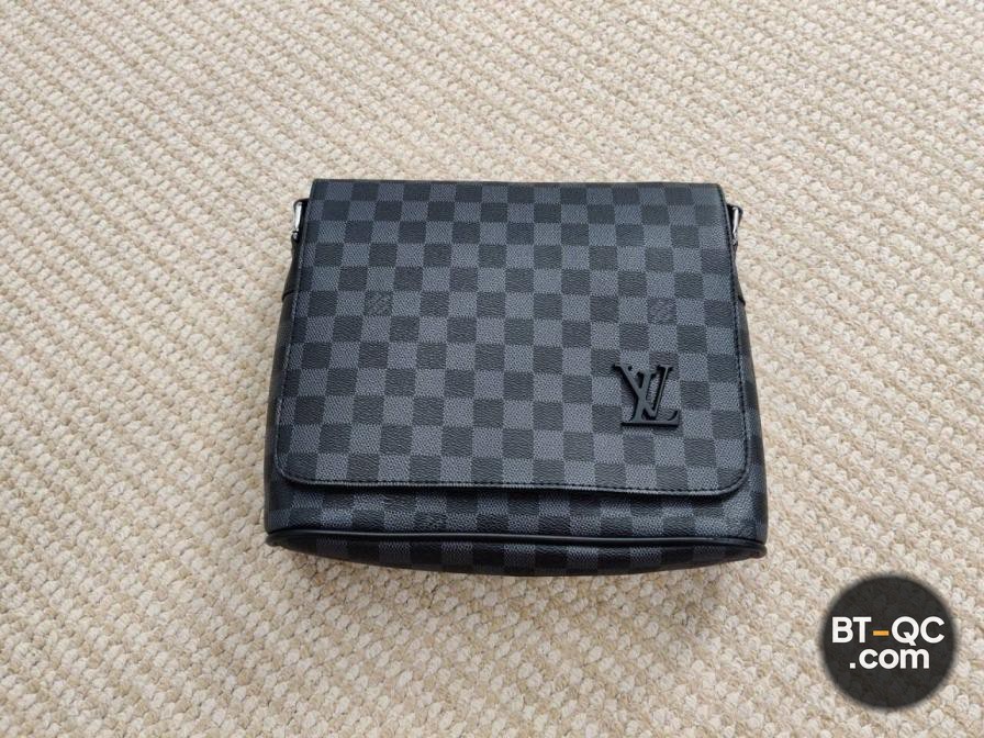 Louis Vuitton Damier Graphite Messenger Bag QC