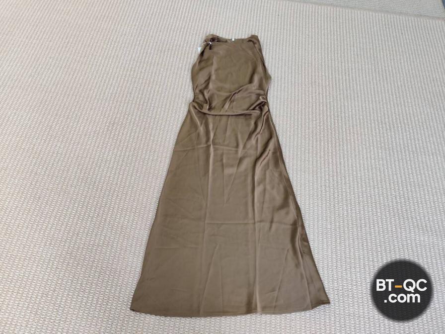 Unknown Dresses — foto QC 3