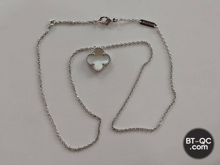 Van Cleef & Arpels Vintage Alhambra Mother of Pearl Necklace QC