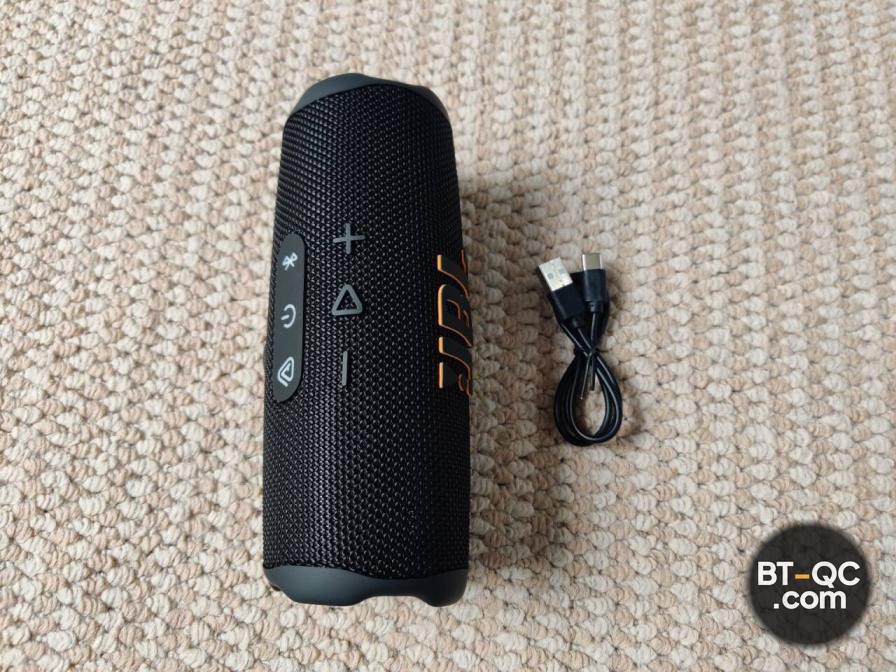 JBL Flip 6 Black Portable Speaker QC