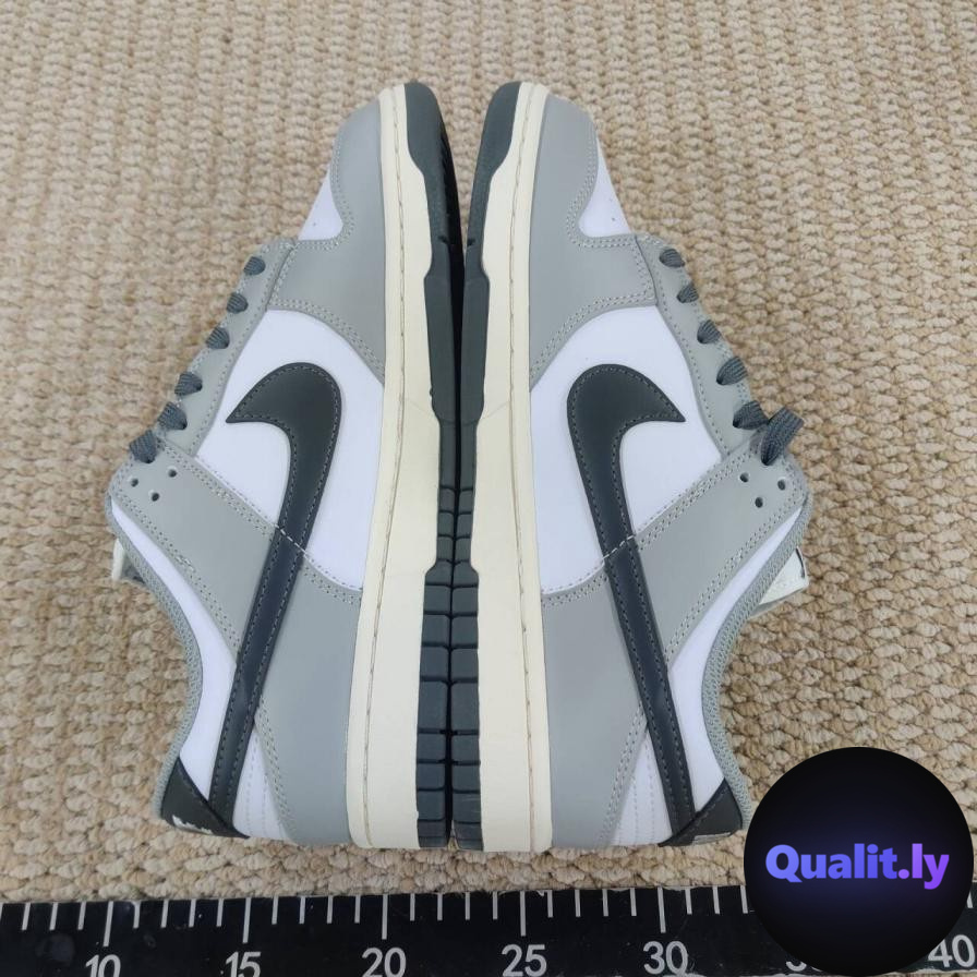 Nike Sneakers QC